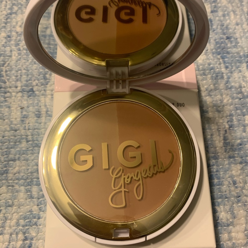 Gigi Gorgeous bronzer duo